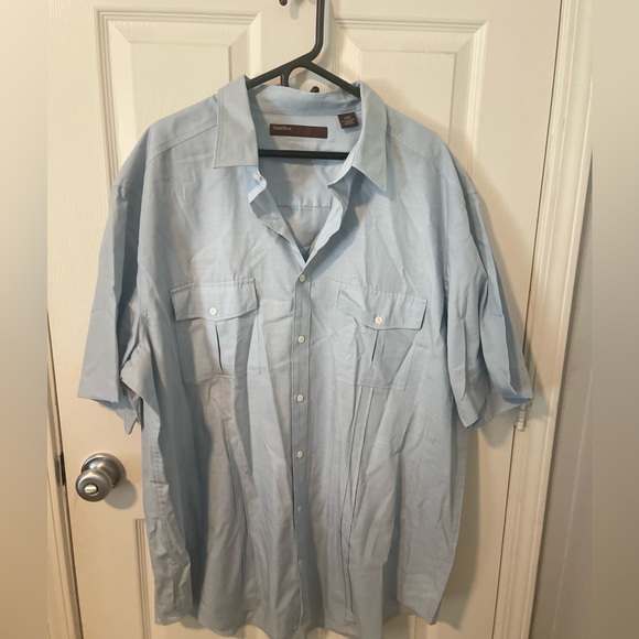 4 Perry Ellis men’s dress shirts. Selling all 4 together. $40 for all 4 - Picture 8 of 9